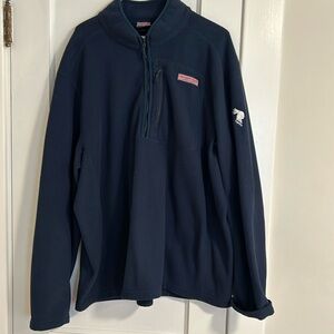 Vineyard Vines Mens thermal/waffle type pullover.   Size XL.